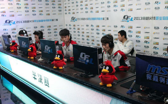 队友之间更 队友之间更