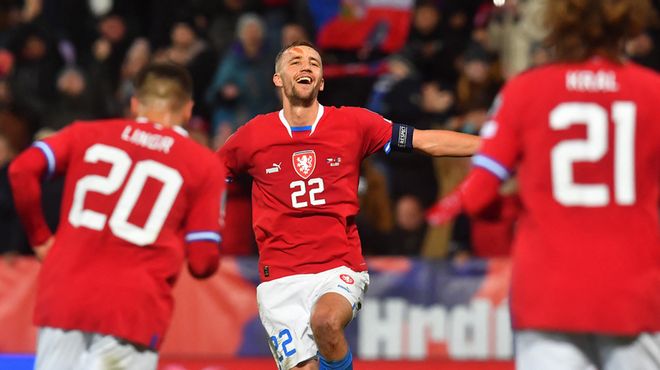 夺得桂冠 夺得桂冠