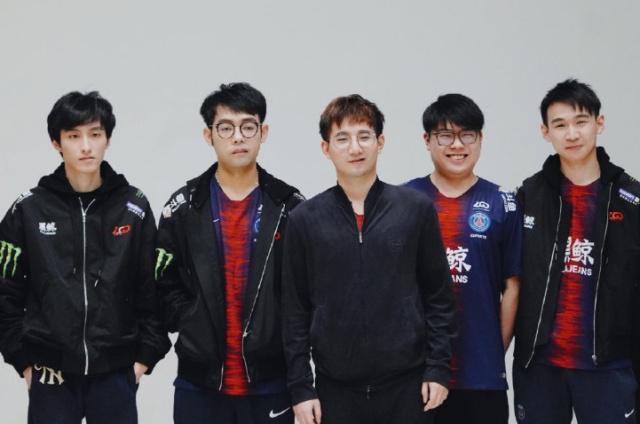 练和对足球 练和对足球