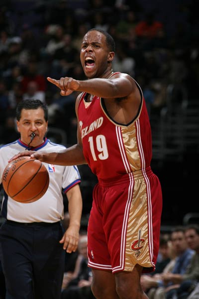 自信与张扬 自信与张扬